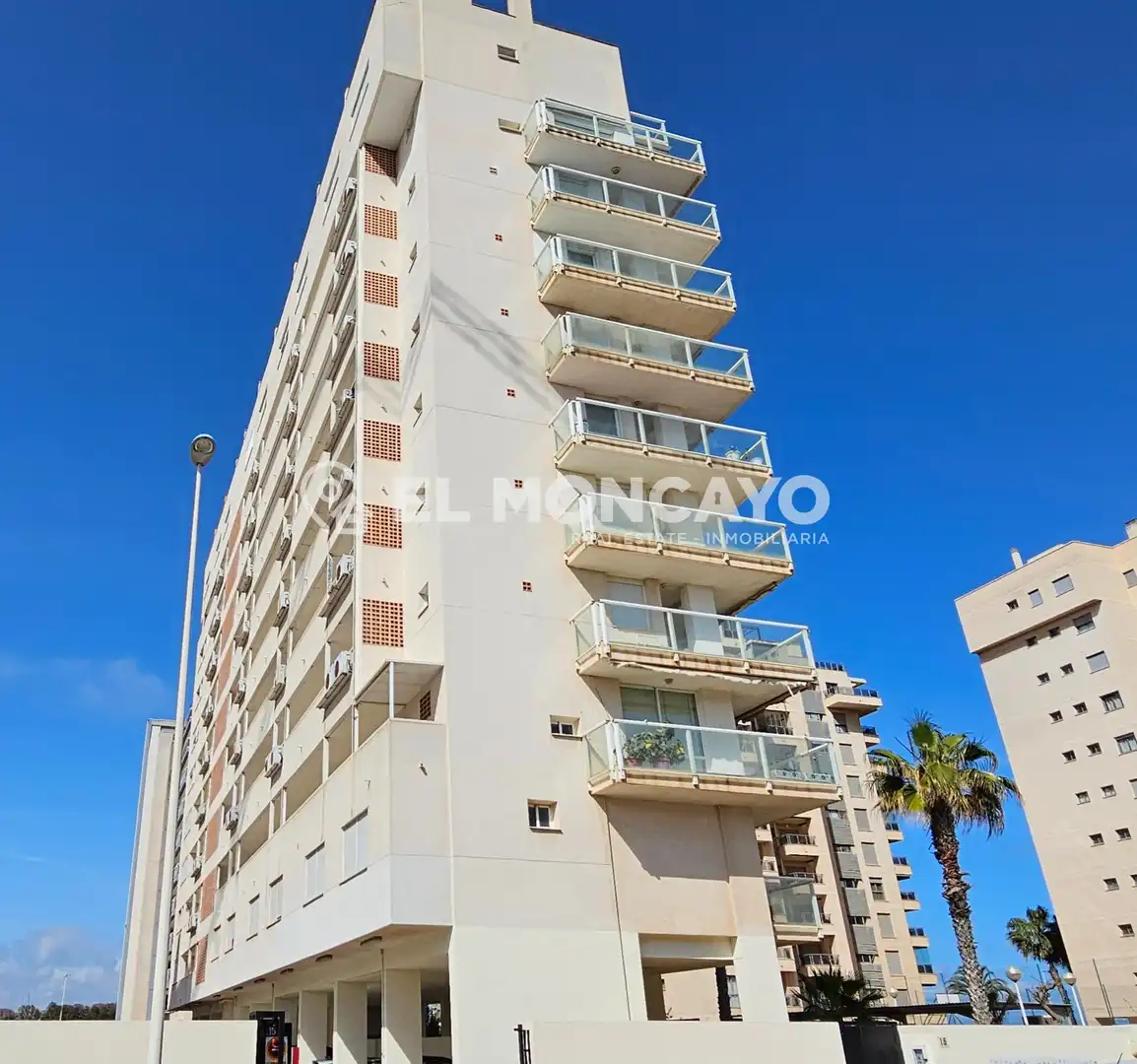 Vista exterior de Ático en venta en Guardamar del Segura con Aire acondicionado, Calefacción y Terraza