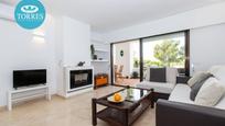 Living room of Flat for sale in Estepona  with Air Conditioner and Terrace