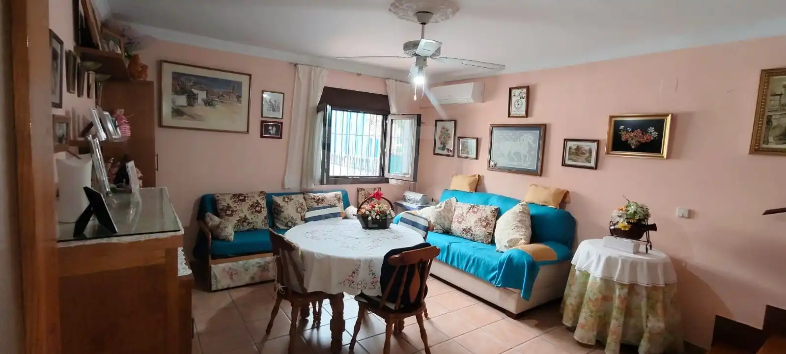 Sala de estar de Casa adosada en venta en Écija con Aire acondicionado, Calefacción y Terraza