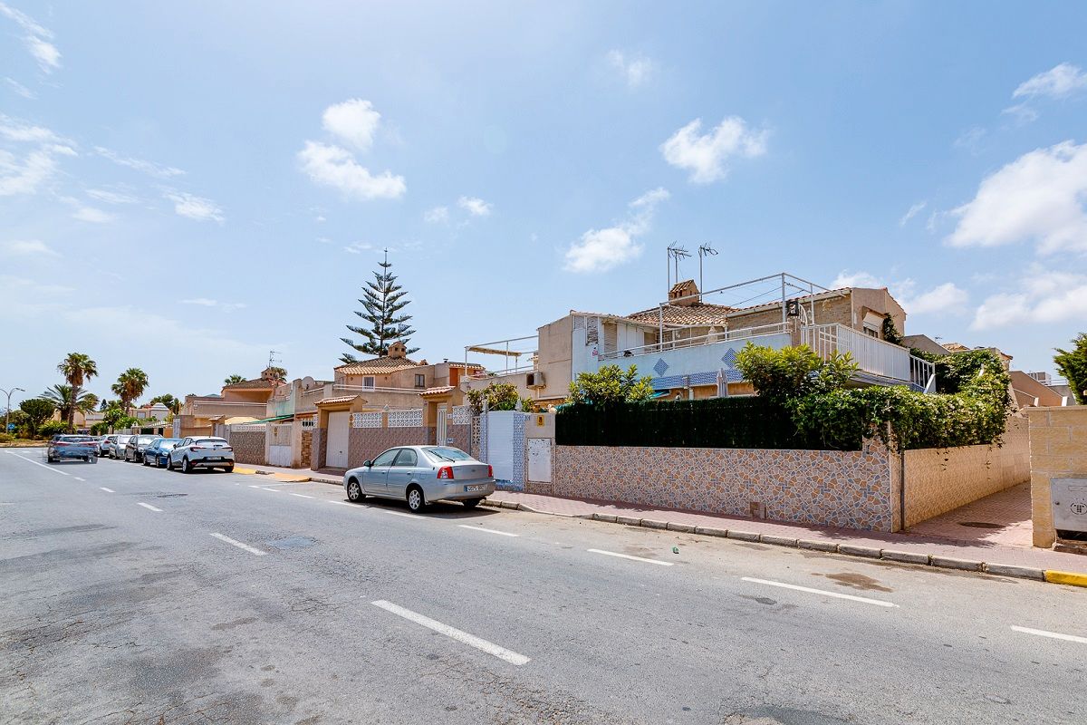 Vista exterior de Casa o chalet en venta en Torrevieja con Aire acondicionado, Calefacción y Terraza