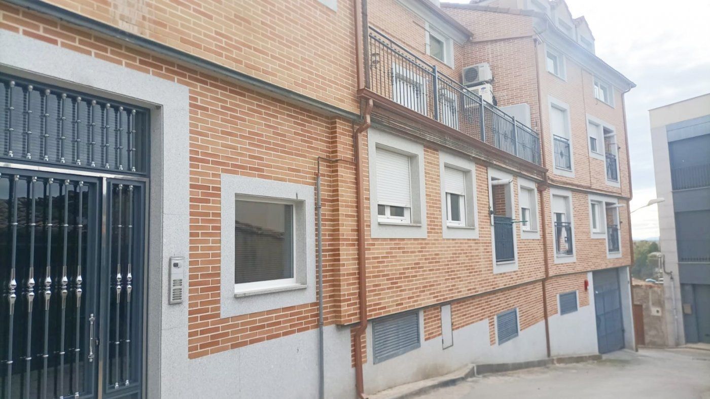 Exterior view of Garage for sale in Alba de Tormes