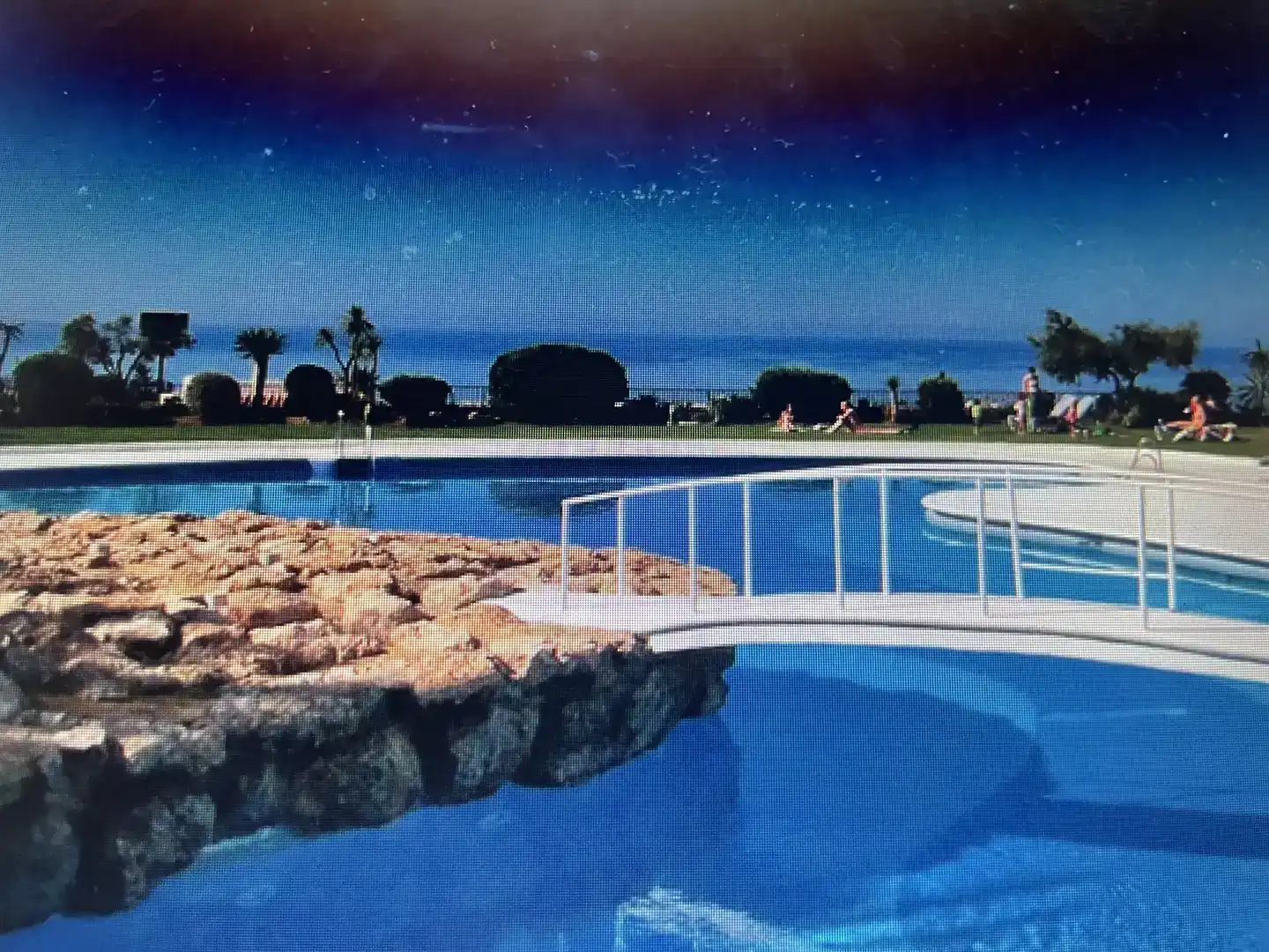 Piscina de Piso en venta en Nerja con Aire acondicionado, Jardín privado y Piscina