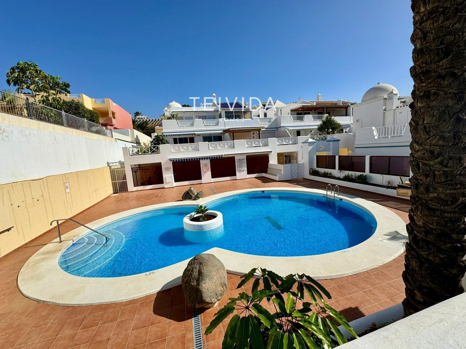 Vista exterior de Pis de lloguer en Adeje amb Piscina, Moblat i Piscina comunitària