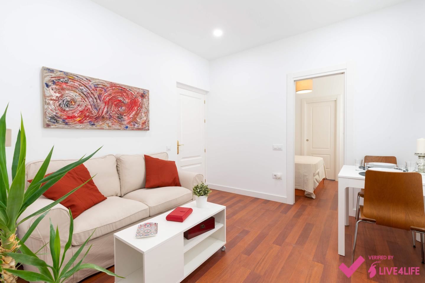 Dormitori de Apartament de lloguer en  Sevilla Capital amb Aire condicionat, Moblat i Internet