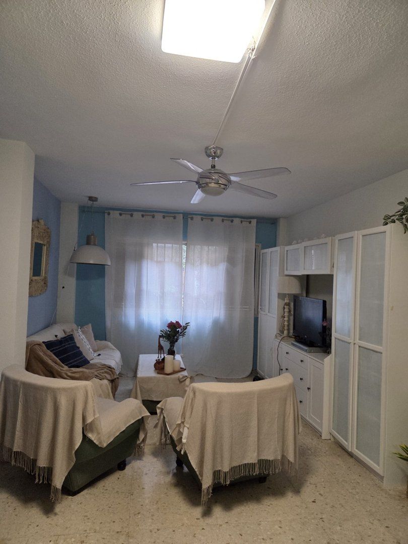 Schlafzimmer von Wohnung zum Verkauf in Castilleja de la Cuesta mit Klimaanlage und Heizung