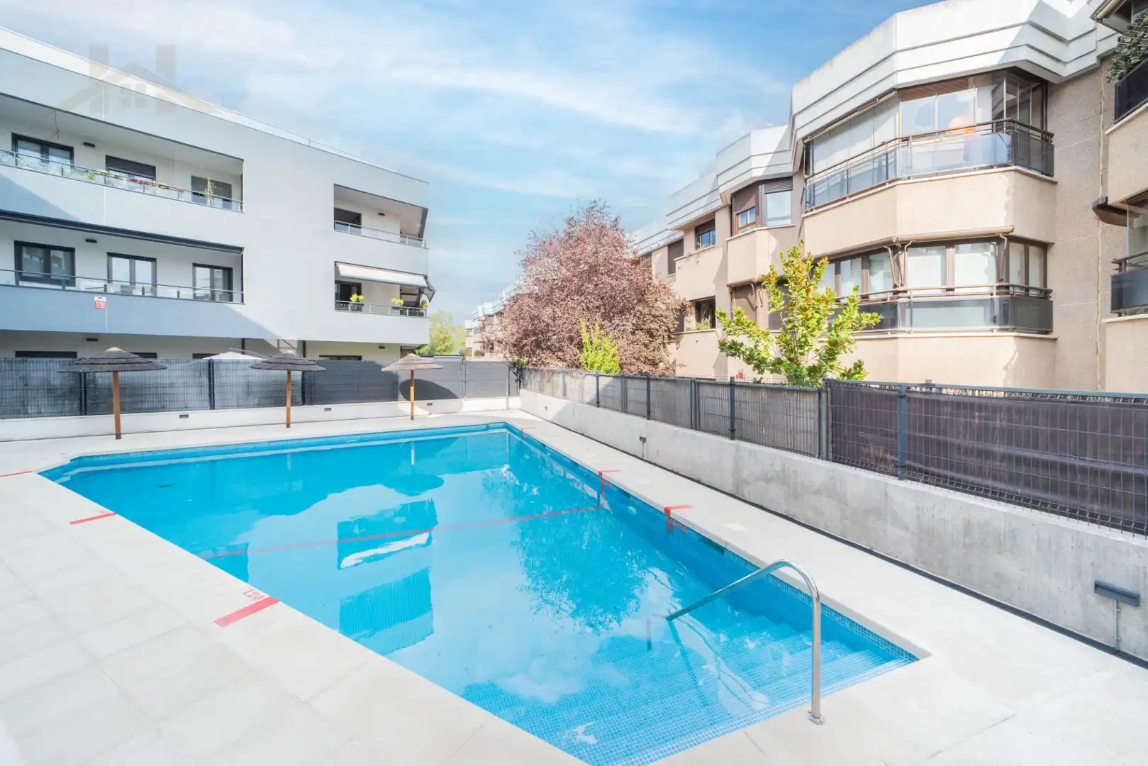 Wohnung mit Pool zum Verkauf in Calle Tulipán 4