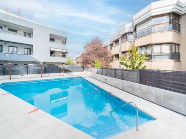 Wohnung mit Pool zum Verkauf in Calle Tulipán 4