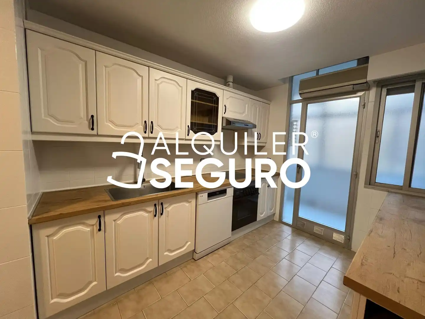 Cocina de Piso de alquiler en Fuencarral - El Pardo