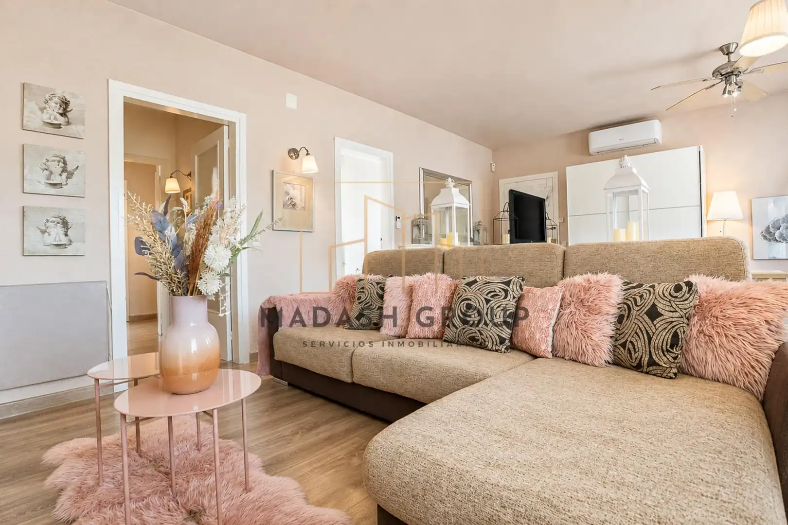 Sala d'estar de Casa o xalet en venda en Cunit amb Aire condicionat, Calefacció i Jardí privat