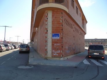 Local comercial en venta en Calle Comendador Frey Luis de Paz 57