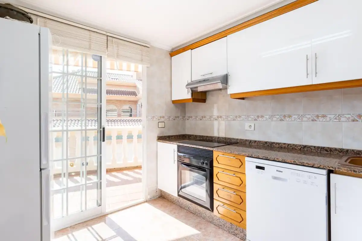 Cuina de Casa adosada en venda en Canet d'En Berenguer amb Aire condicionat, Calefacció i Terrassa