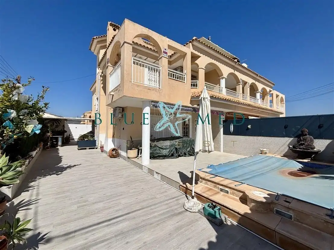 Vista exterior de Dúplex en venda en Mazarrón amb Aire condicionat, Jardí privat i Terrassa