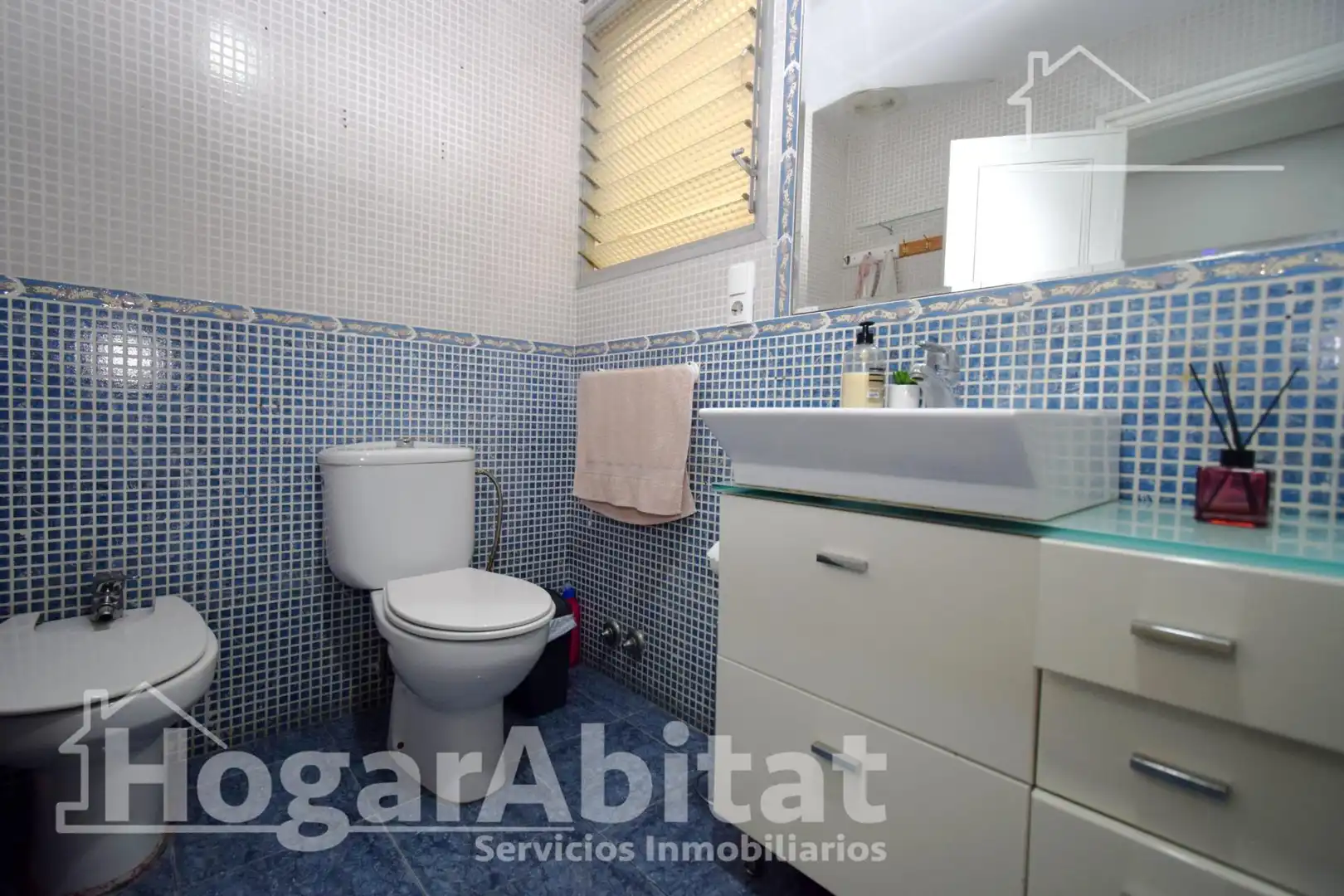 Baño de Ático en venta en Catarroja con Terraza, Trastero y Balcón