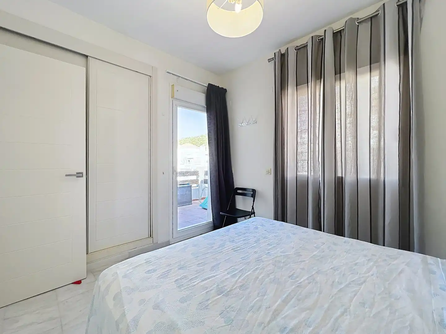 Habitación de Ático en venta en Estepona con Aire acondicionado, Terraza y Piscina