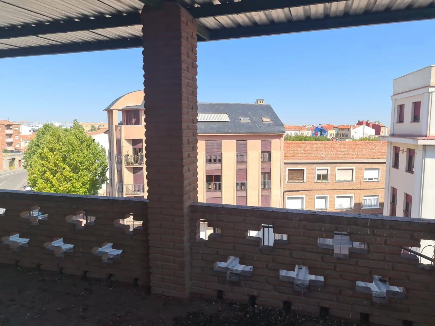 Vista exterior de Edifici en venda en Arévalo