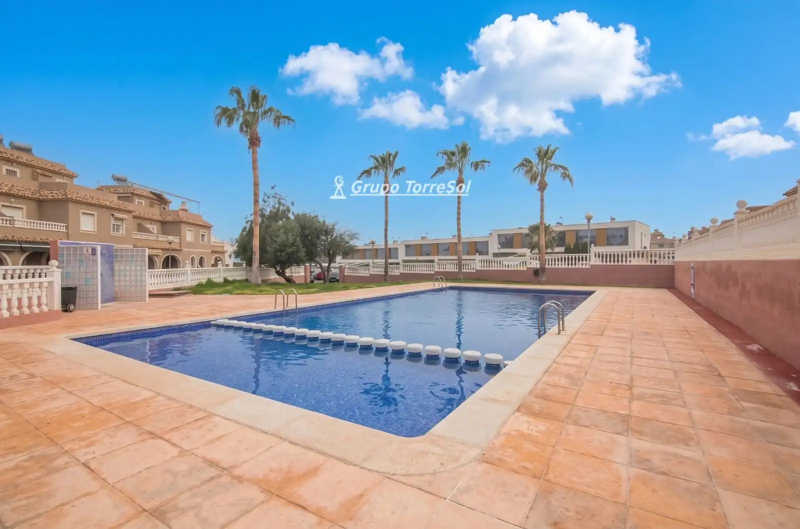 Casa a schiera con piscina in vendita a Creta