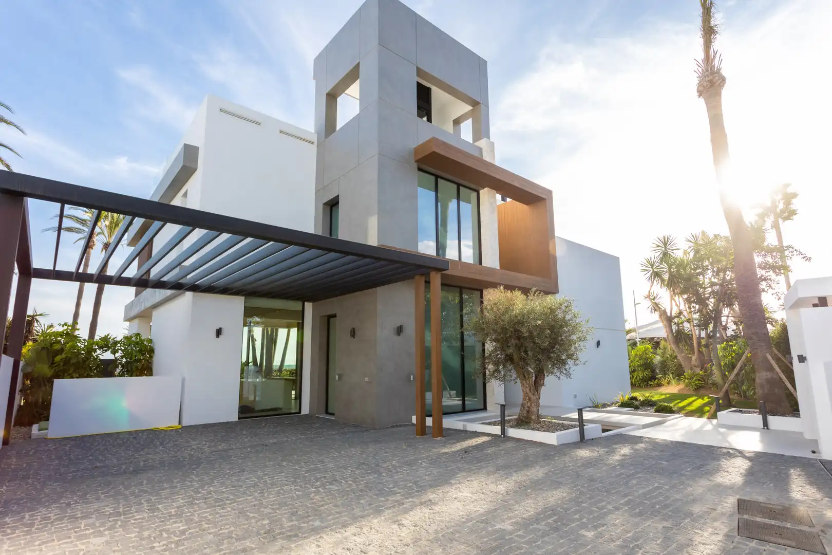 Exterior view of Houses for sale in Marbella  with Air Conditioner, Terrace and Storage room