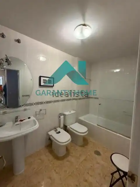 Badezimmer von Maisonette zur Miete in Cáceres mit Klimaanlage, Heizung und Terrasse