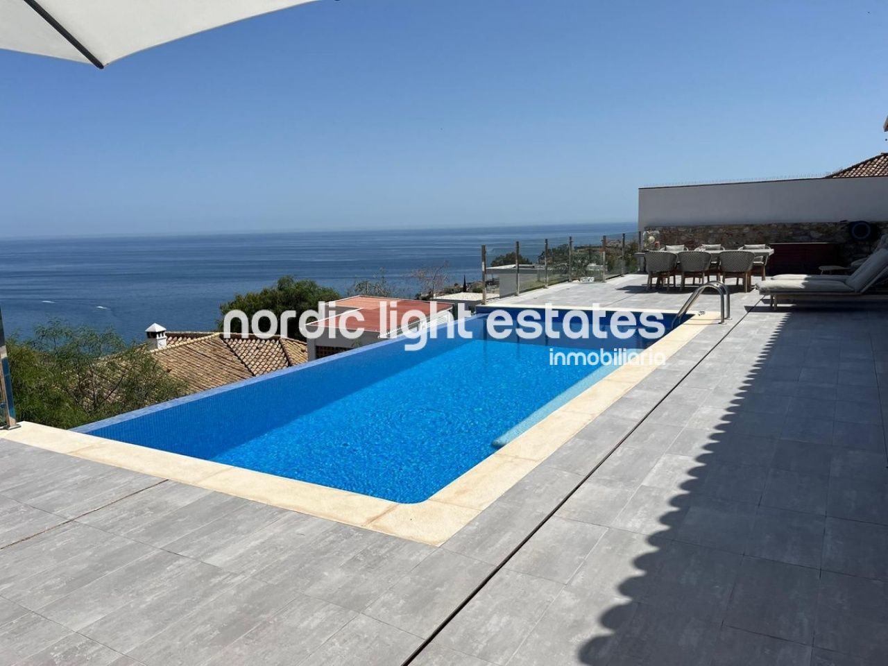 Exterior view of House or chalet for sale in Almuñécar  with Air Conditioner, Terrace and Swimming Pool