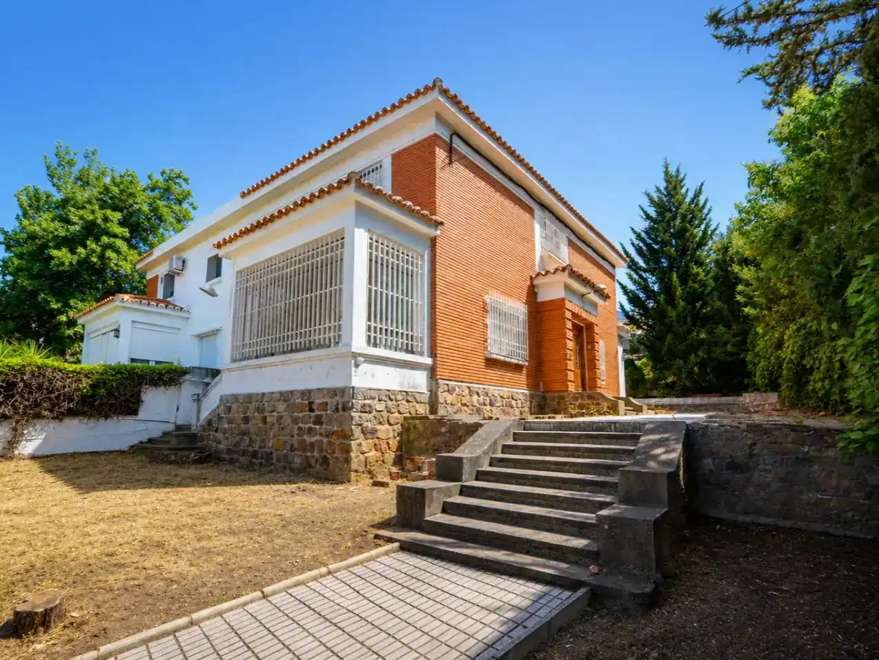 Exterior view of Houses for sale in Puertollano