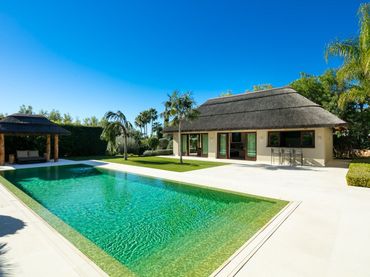 Villa con piscina in vendita a Calle Bach