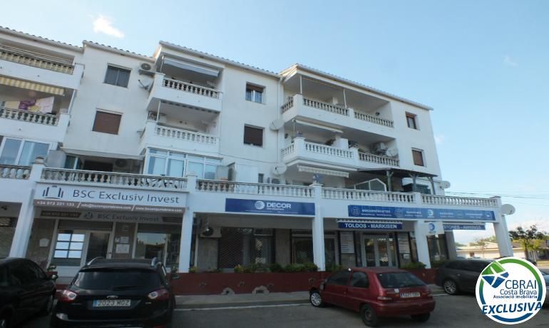 Vista exterior de Apartament en venda en Castelló d'Empúries amb Aire condicionat, Moblat i Forn