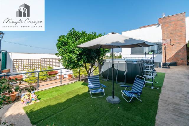 Casa-chalet en Venta en Camino de Montevive en Polideportivo