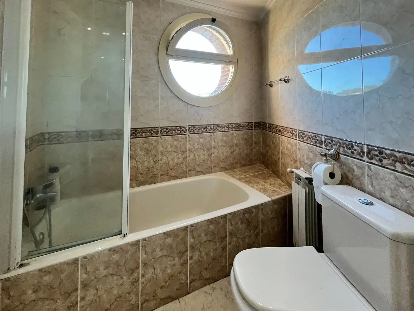 Badezimmer von Wohnung zur Miete in Urnieta mit Heizung, Terrasse und Möbliert