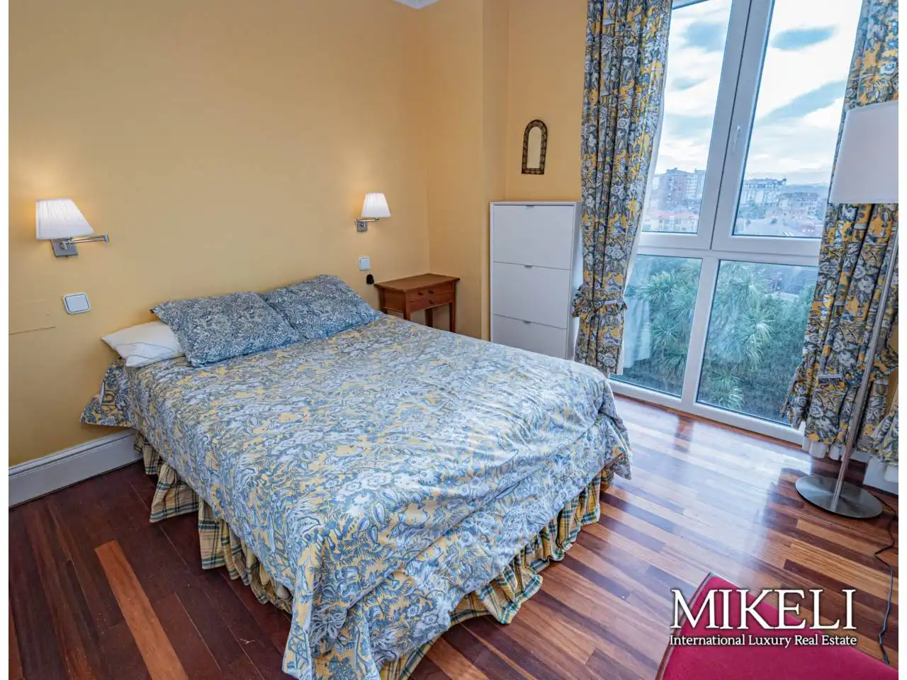 Dormitori de Apartament de lloguer en Santander amb Calefacció, Parquet i Terrassa