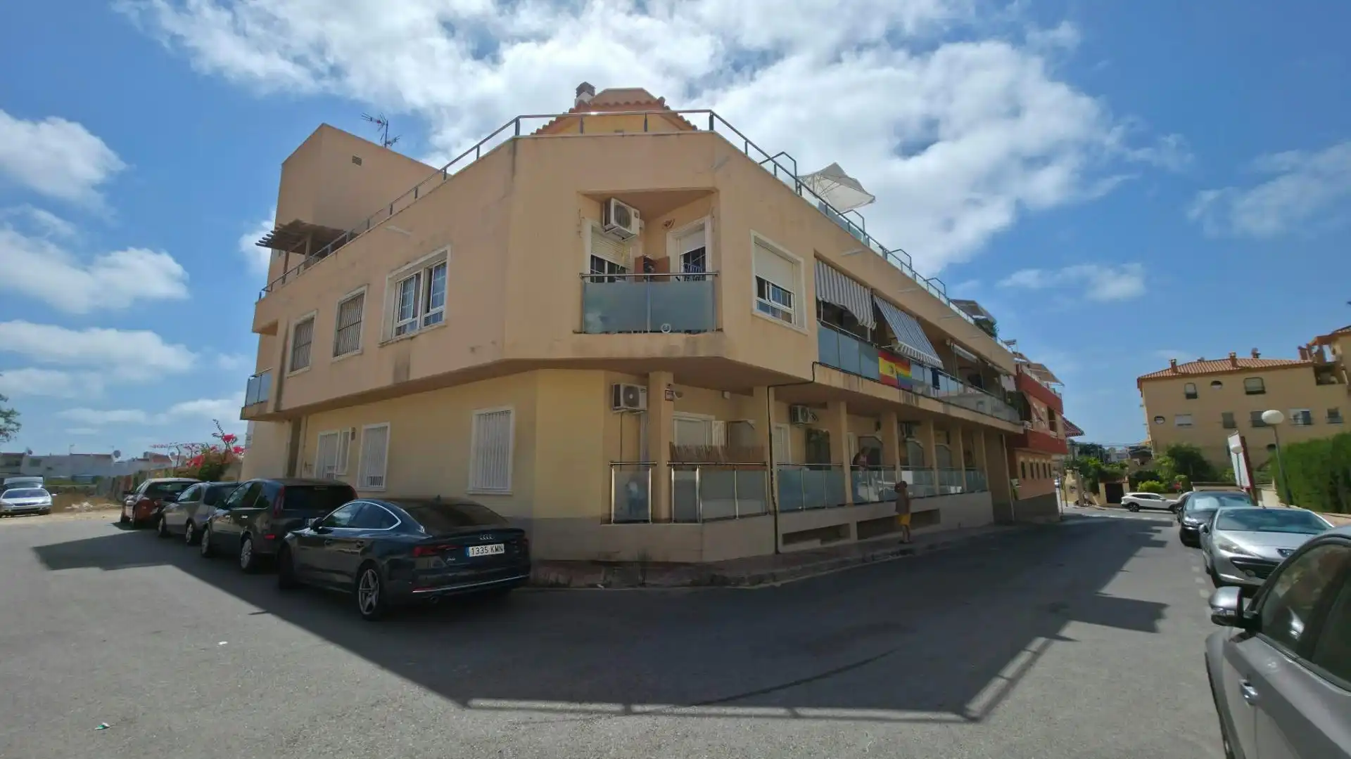 Außenansicht von Erdgeschoss zum Verkauf in Torrevieja mit Klimaanlage, Abstellraum und Schwimmbad