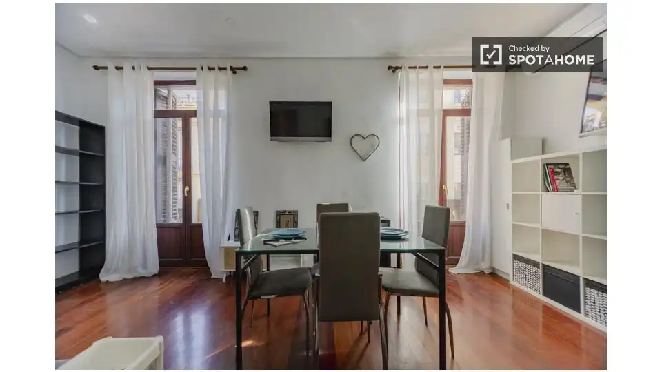 Appartamento con terrazza in affitto a Ciutat Vella, imagen 13