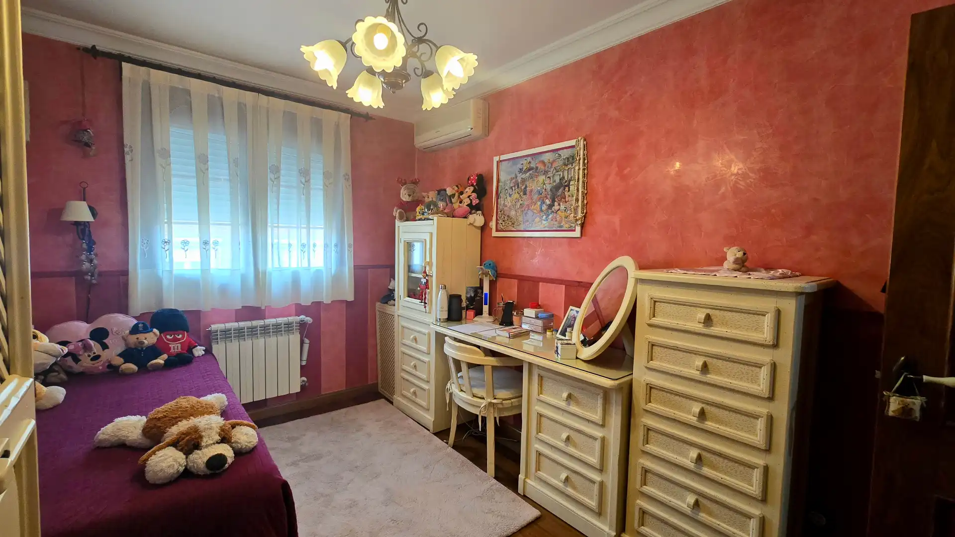 Habitación de Casa adosada en venta en Alcalá de Henares con Aire acondicionado, Calefacción y Jardín privado