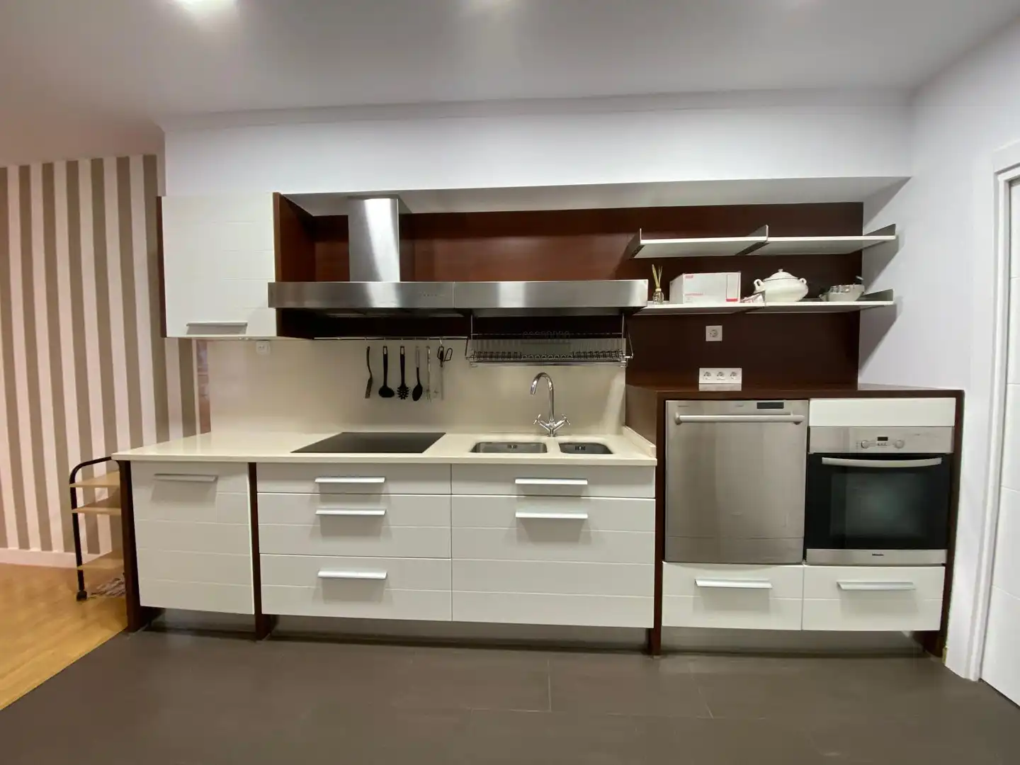 Cuina de Planta baixa en venda en Durango amb Calefacció, Parquet i Moblat