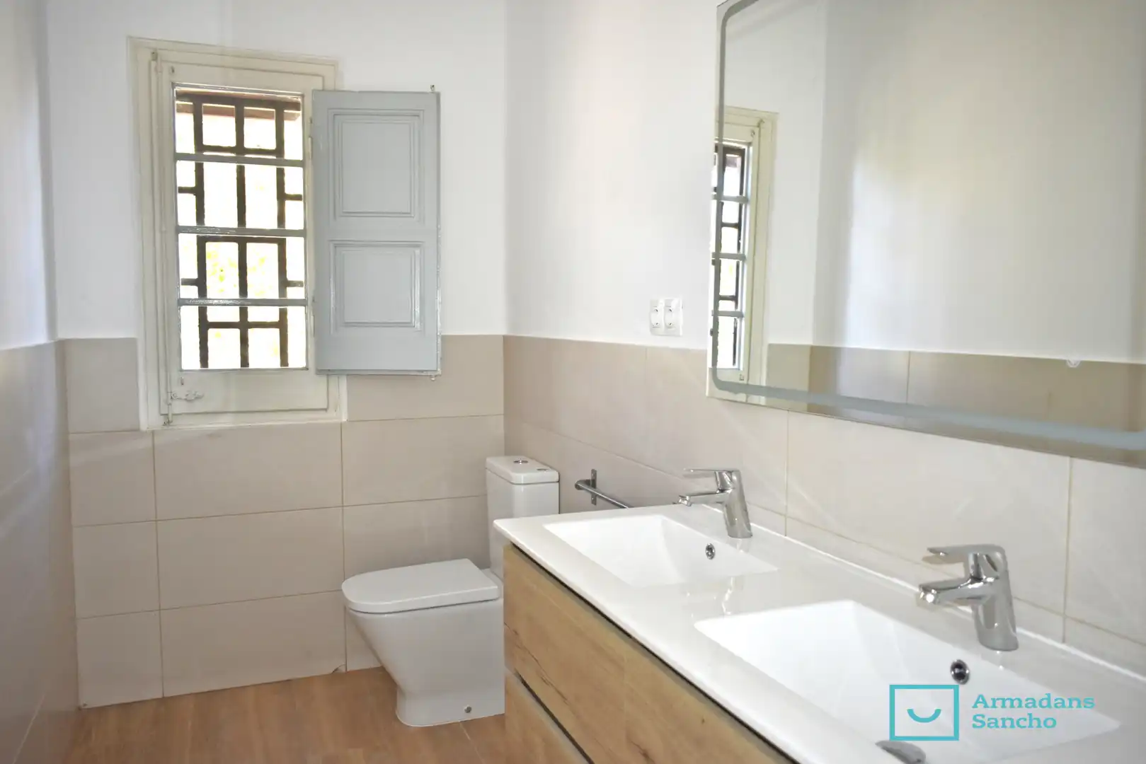 Baño de Casa o chalet de alquiler en Tiana con Horno