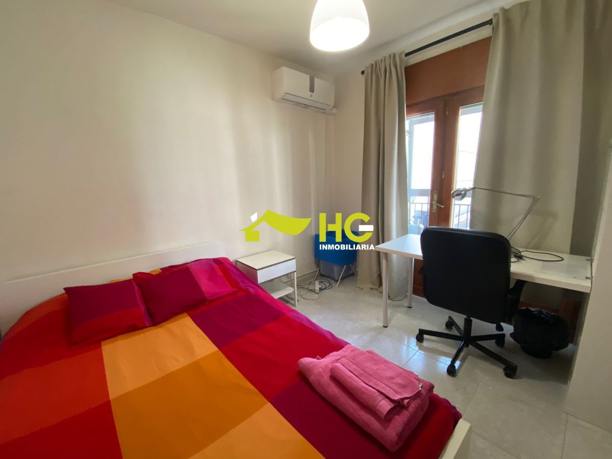 Flat to share in Centro