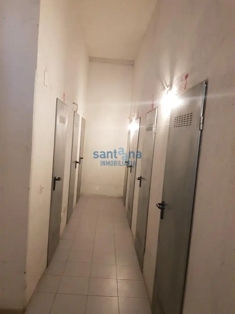 Dormitori de Apartament en venda en La Robla  amb Calefacció, Parquet i Terrassa