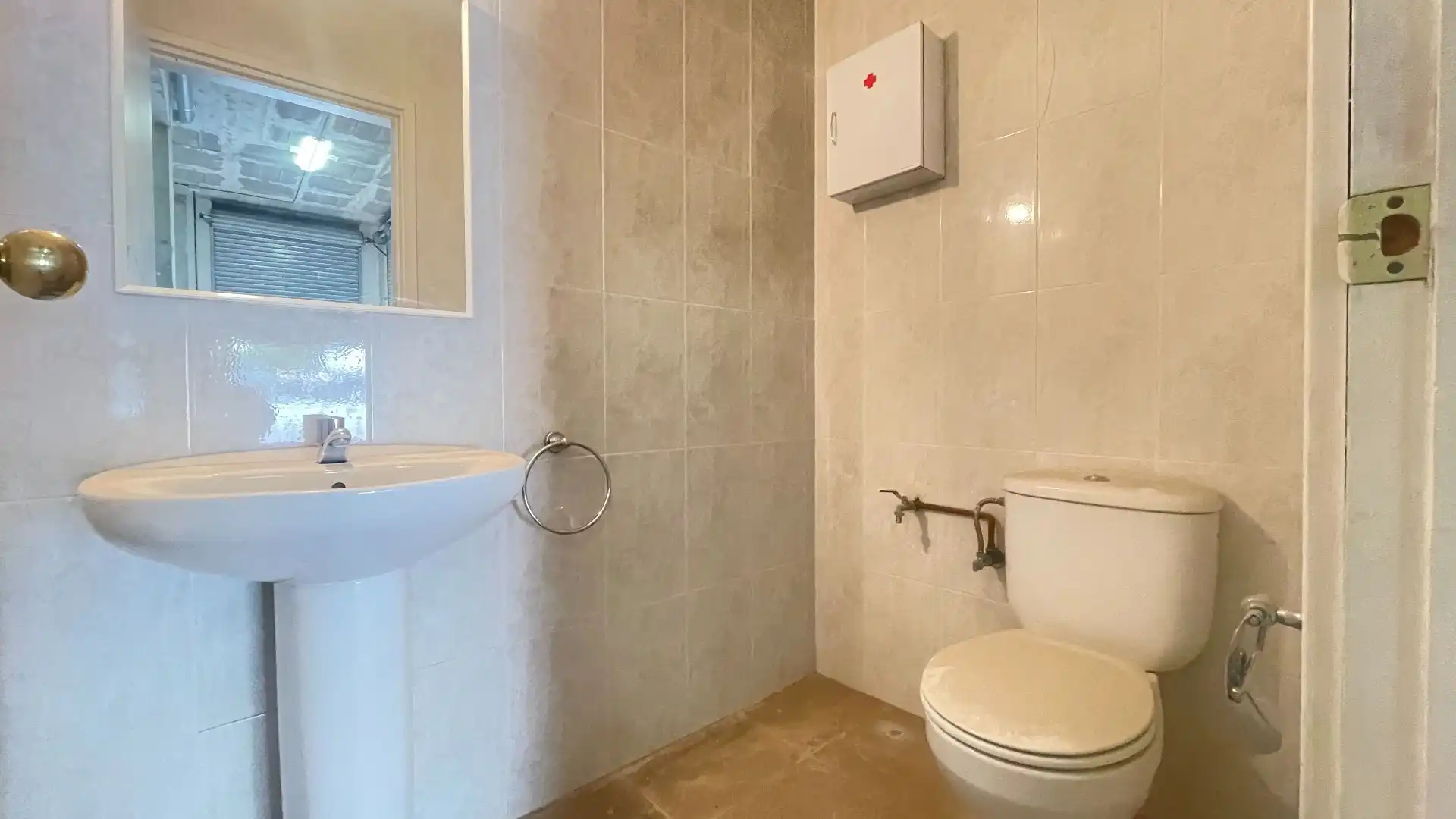 Baño de Local en venta en Terrassa