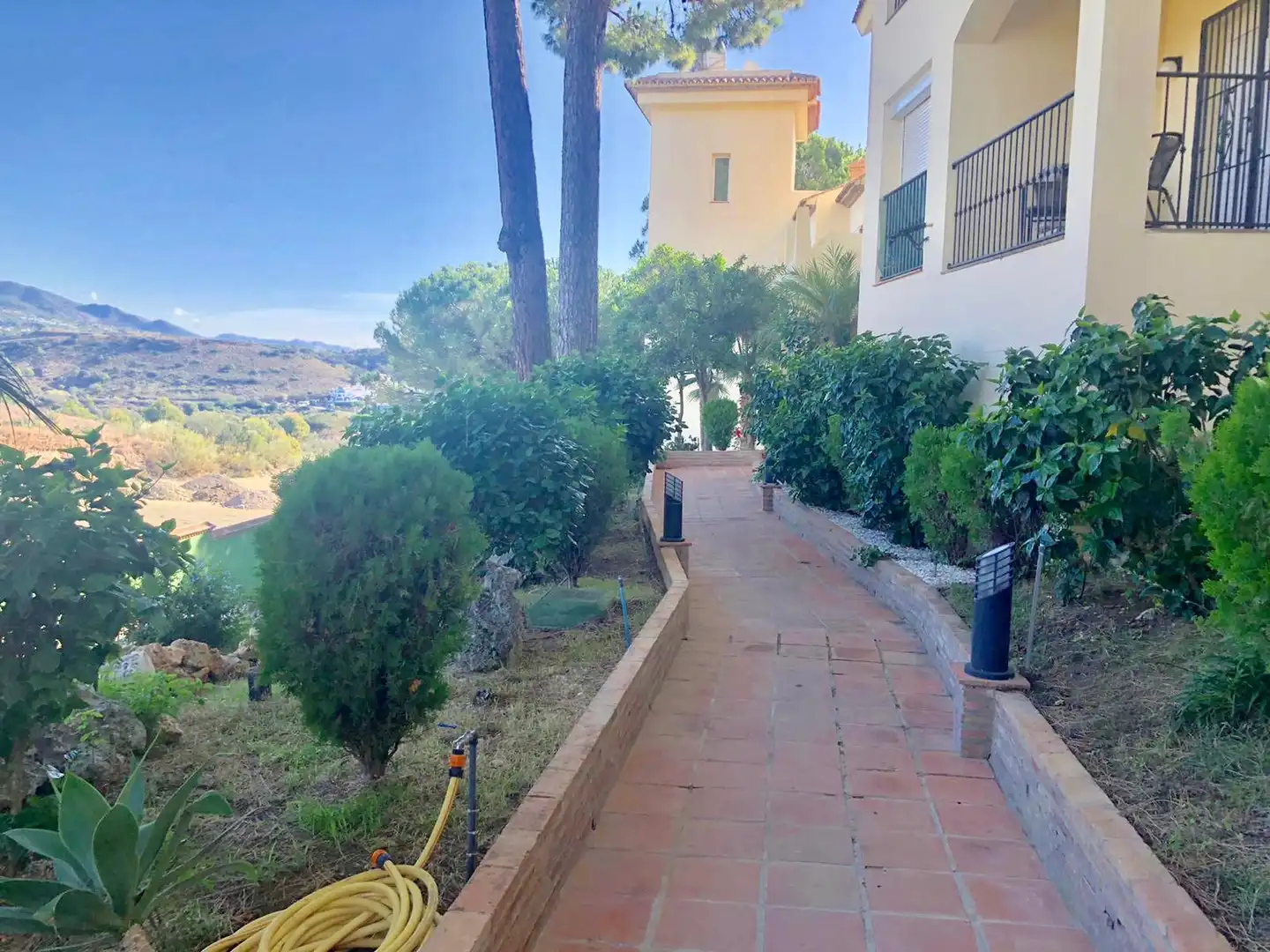 Außenansicht von Wohnung zum Verkauf in Marbella mit Klimaanlage, Terrasse und Möbliert