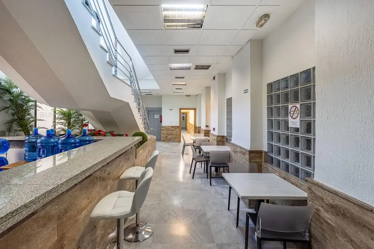 Office for rent in Granada  with Air Conditioner and Furnished