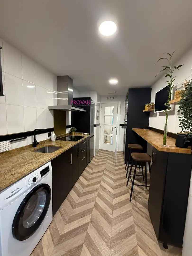 Cocina de Piso en venta en Alcalá de Henares con Aire acondicionado, Calefacción y Trastero