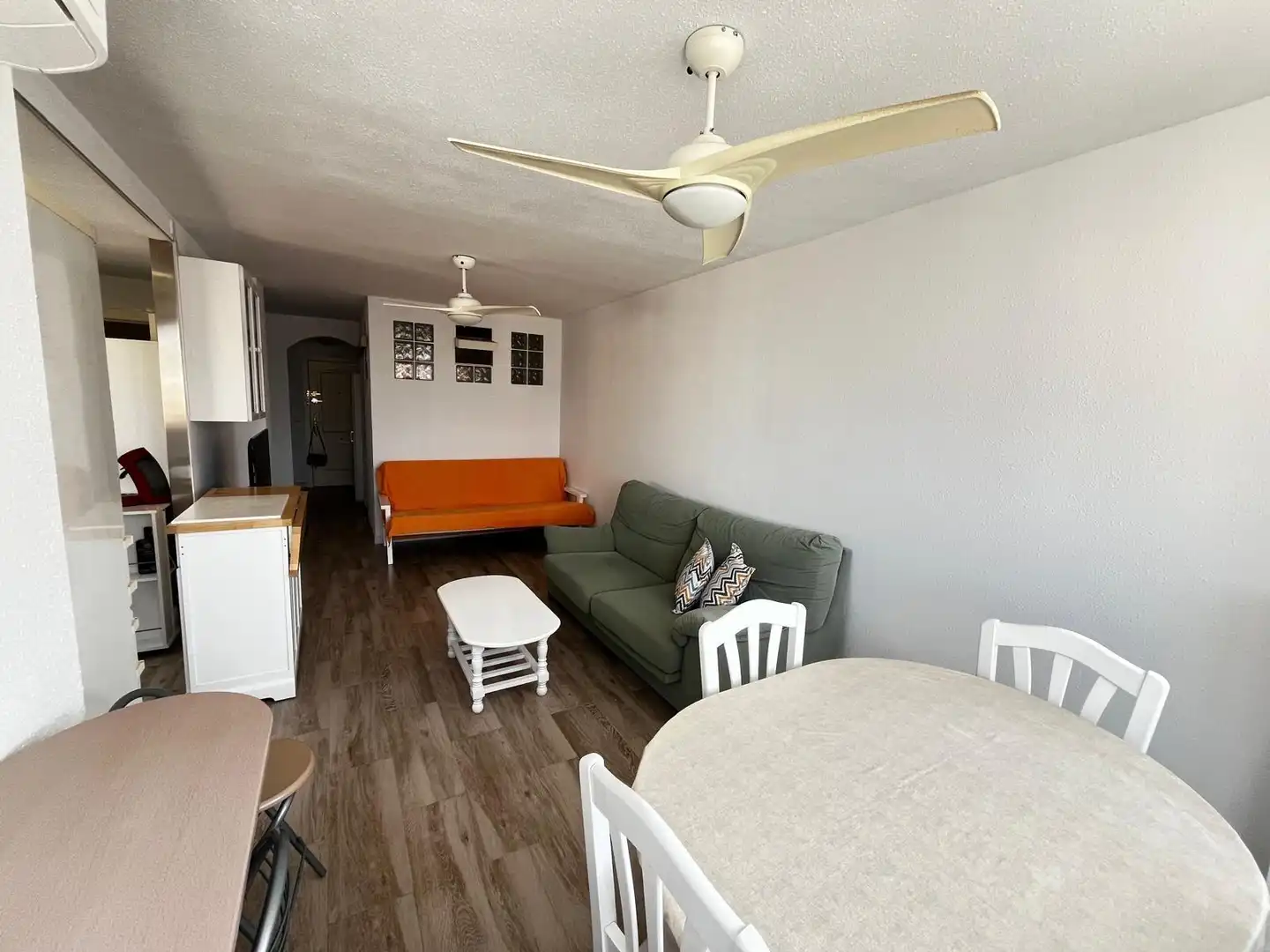 Living room of Flat for sale in La Manga del Mar Menor  with Air Conditioner, Private garden and Furnished