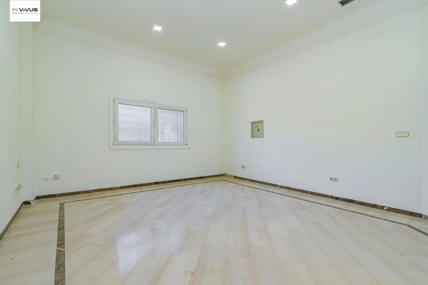 Commercial properties for rent in Granada  with Air Conditioner