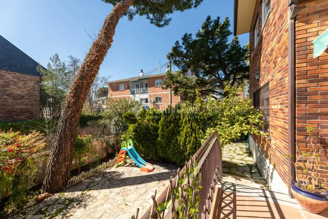 Jardín de Casa adosada en venta en Torrelodones con Calefacción, Jardín privado y Terraza