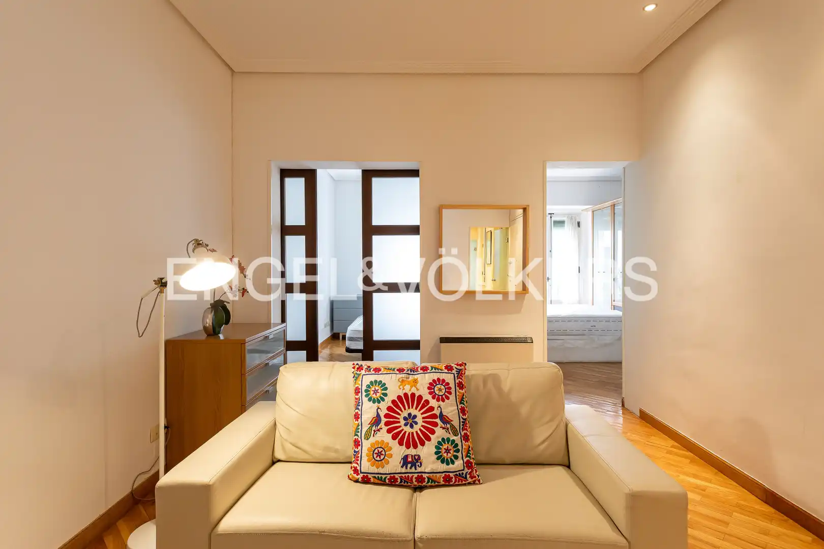 Living room of Flat for rent in  Madrid Capital  with Air Conditioner, Heating and Parquet flooring