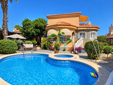 Haus mit Pool zum Verkauf in Ciudad Quesada