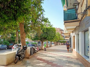 Local comercial en venda a Calle José María Doblas
