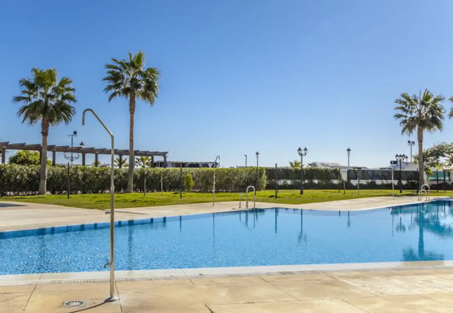 Piscina de Apartament en venda en Manilva amb Aire condicionat, Terrassa i Traster