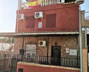 Exterior view of House or chalet for sale in  Jaén Capital  with Air Conditioner, Heating and Terrace