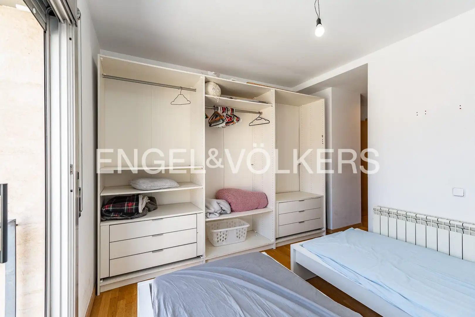 Habitación de Casa adosada en venta en Sabadell con Calefacción, Terraza y Balcón