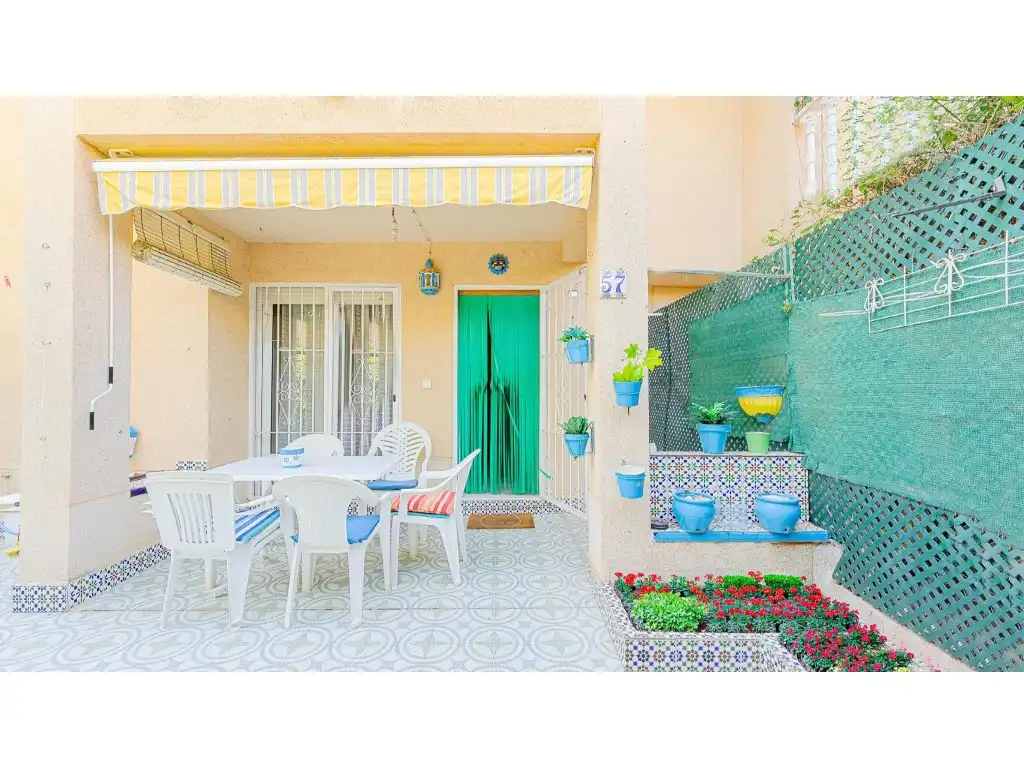 Bungalow amb piscina en venda a Calle Alboran S/N, imagen 3